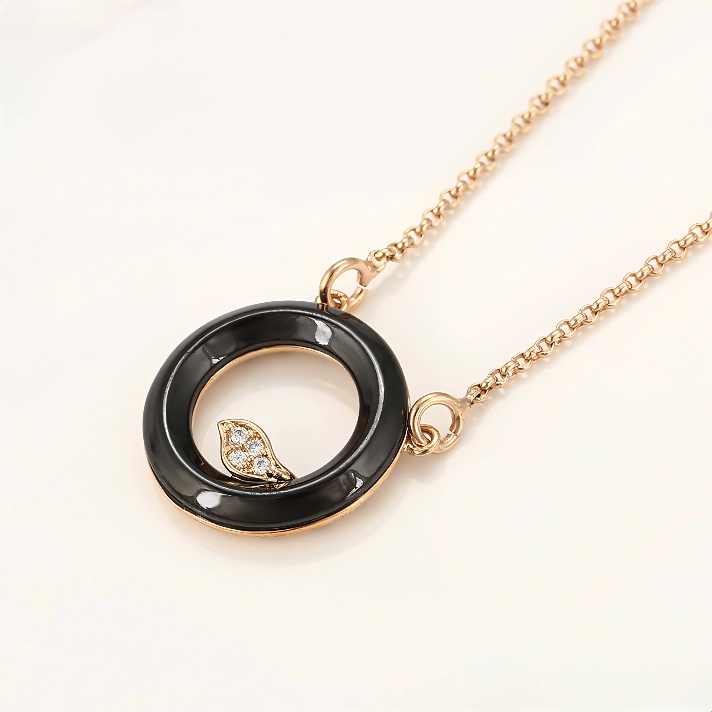 Collar Círculo Negro Con Zirconia Chapado En Oro Rosa
