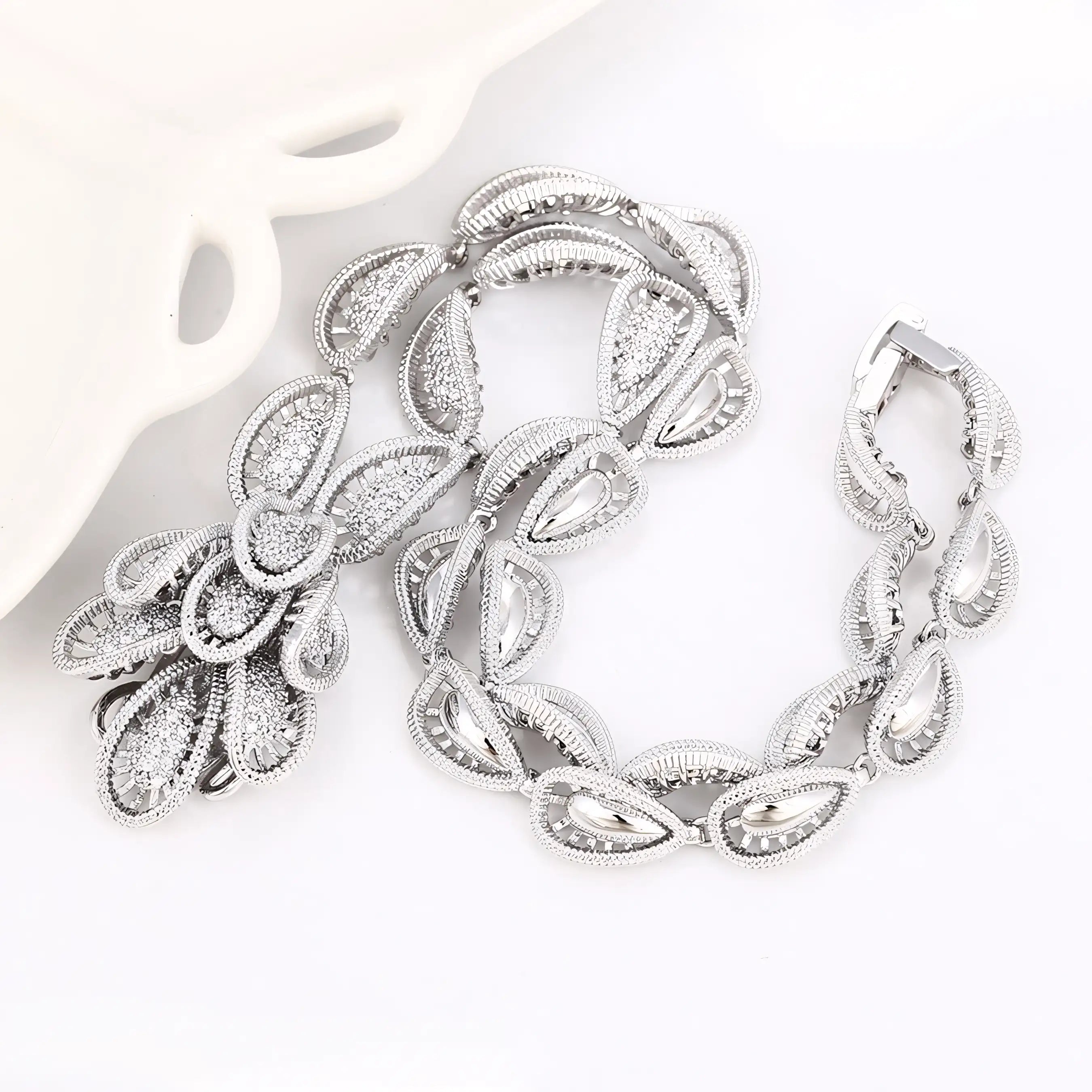 Collar Imperial Gota Con Zirconias Chapado En Platino Serie Deluxe