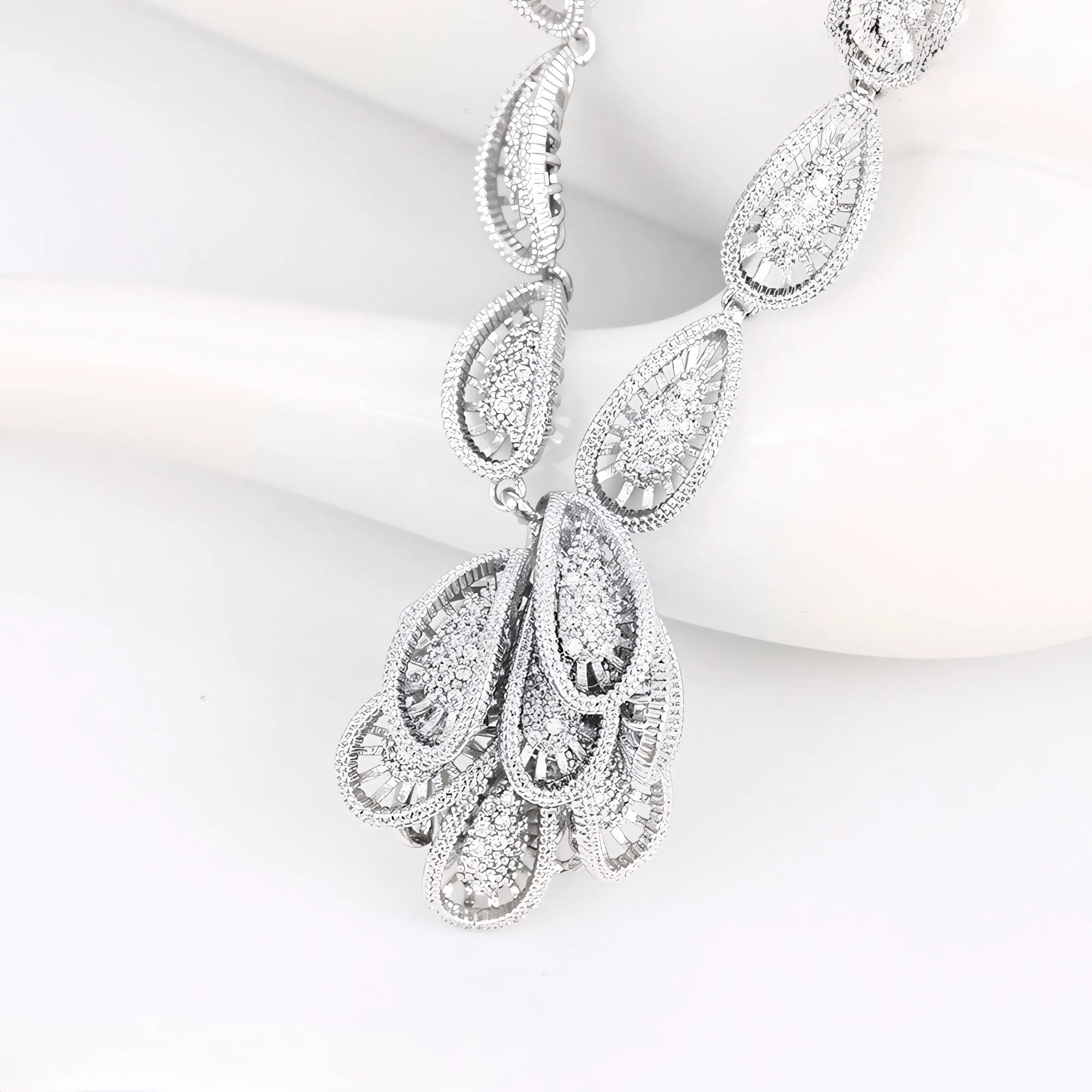 Collar Imperial Gota Con Zirconias Chapado En Platino Serie Deluxe