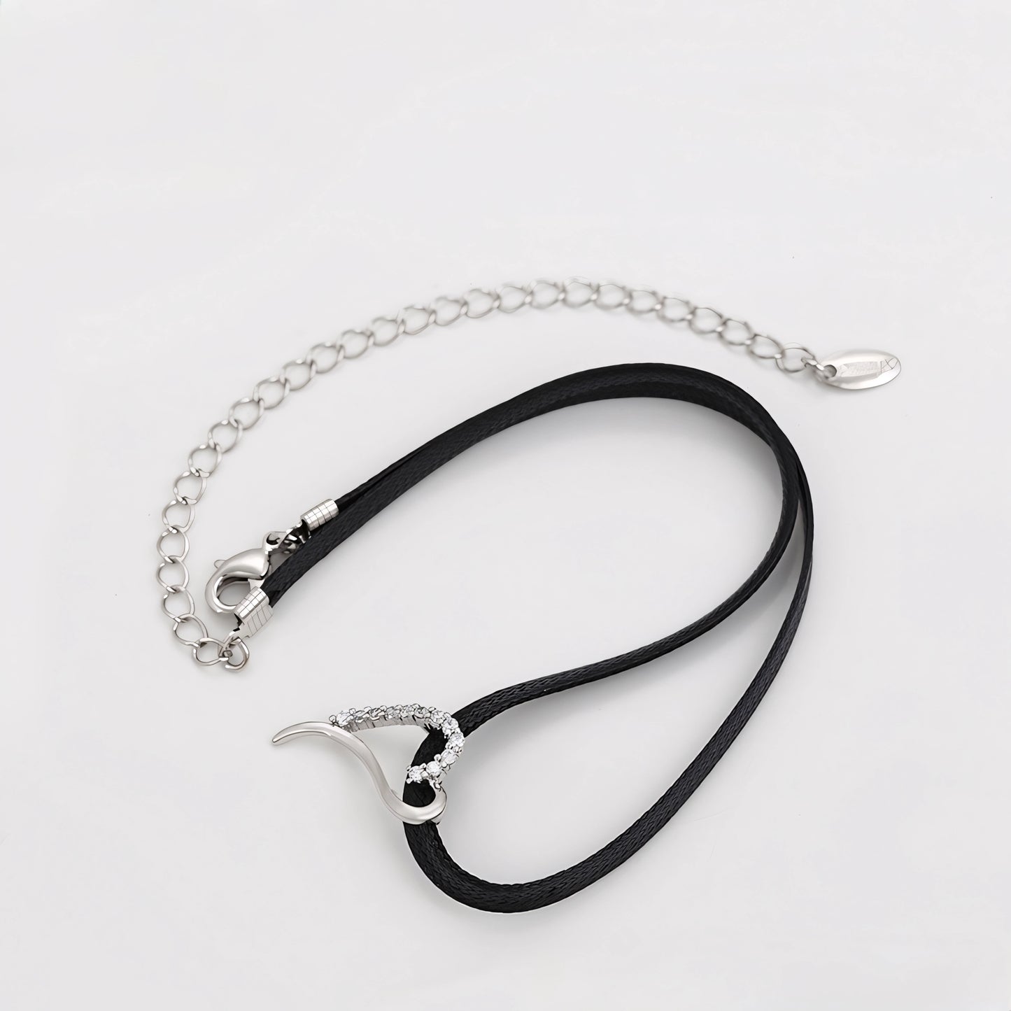 Collar Tipo Choker Con Corazón Y Zirconia