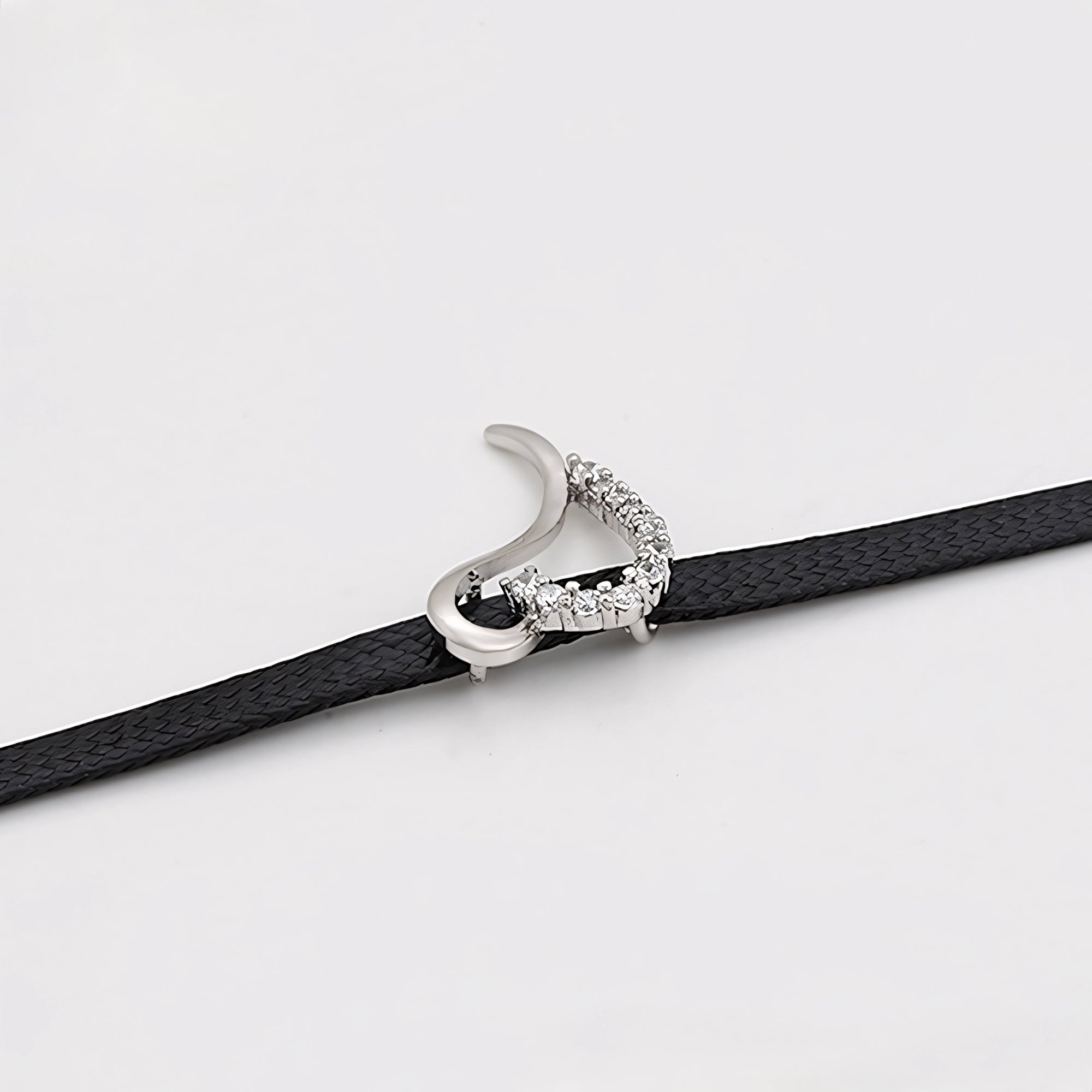 Collar Tipo Choker Con Corazón Y Zirconia