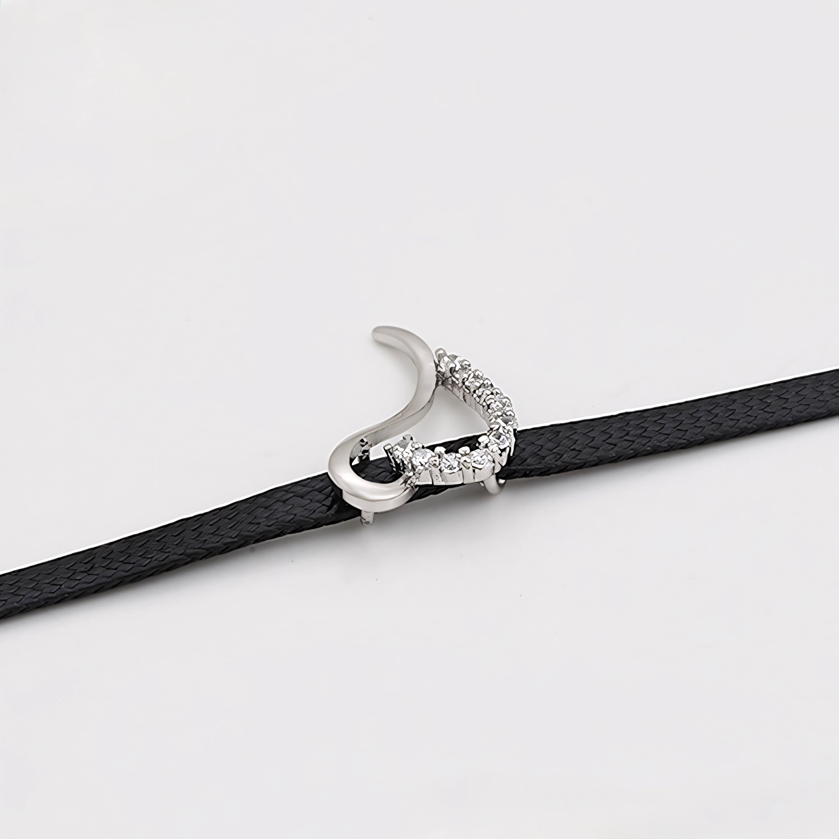 Collar Tipo Choker Con Corazón Y Zirconia
