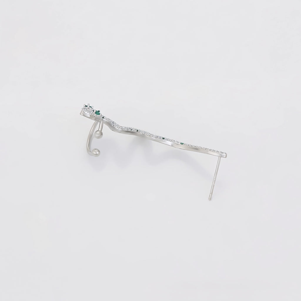 Ear Cuff Serpiente Elegante con Zirconias y Detalles Verdes Chapado en Platino