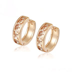 Huggie Minimalista con Zirconia Oro Laminado 18K