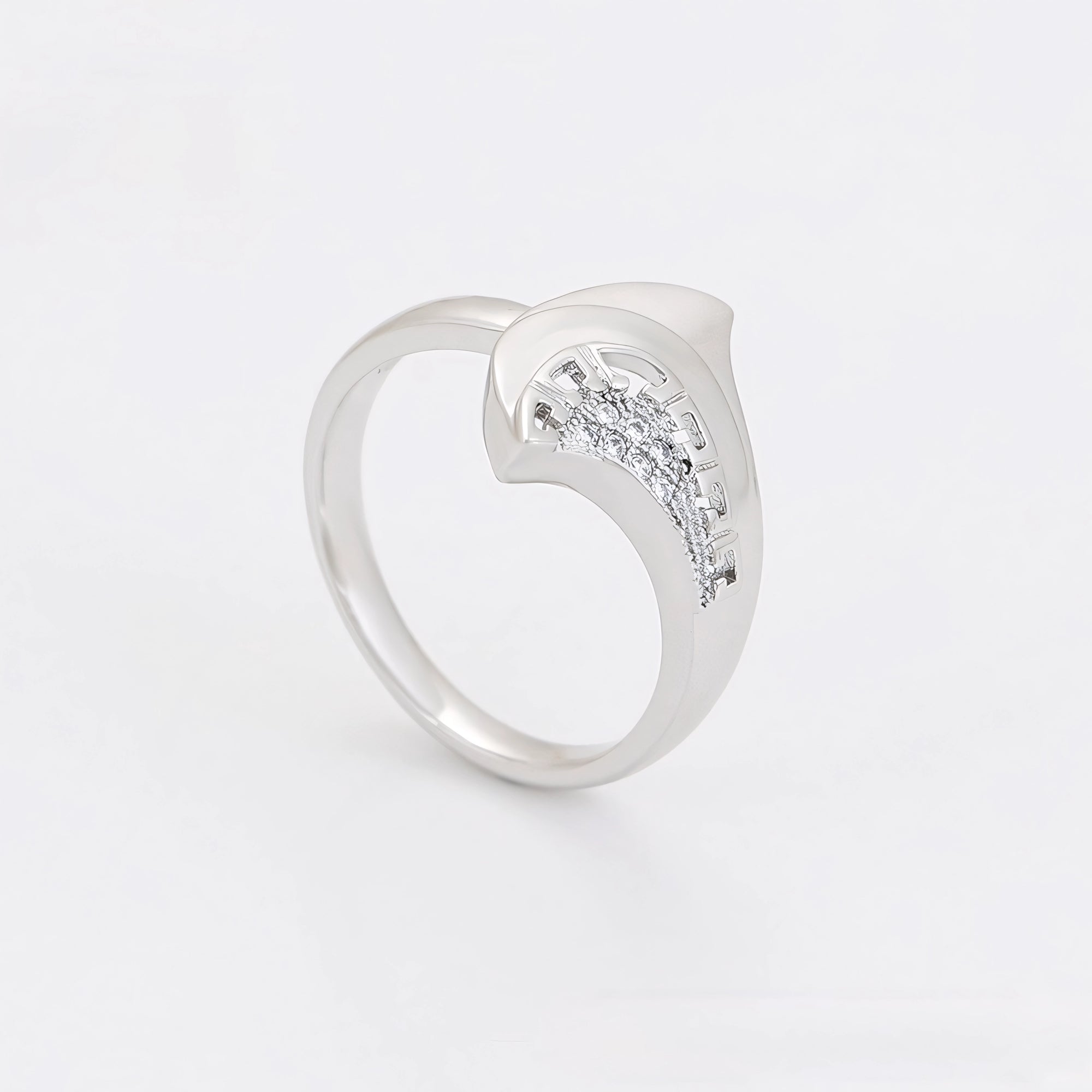 Set de Aretes y Anillo Chapado en Platino con Zirconia