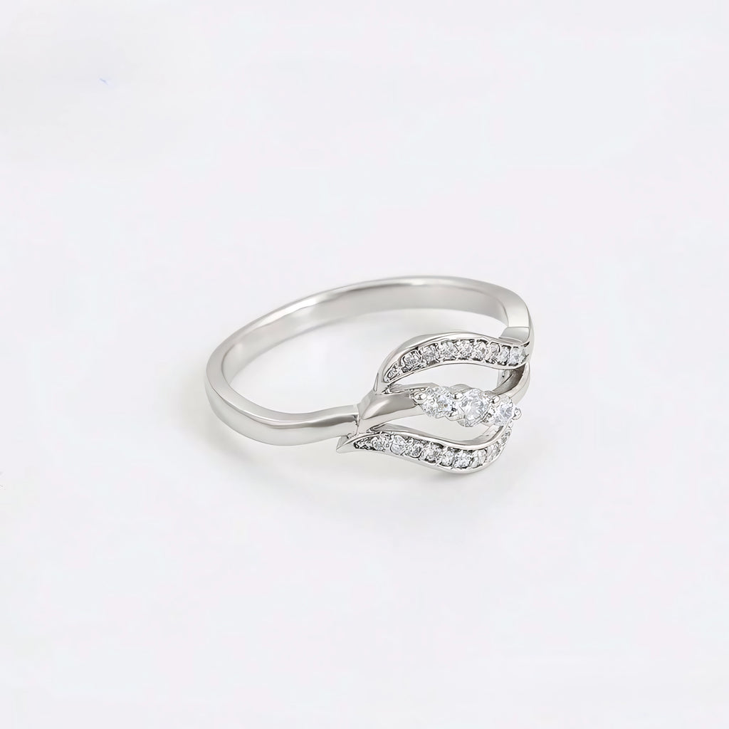 Set de Aretes y Anillo Chapado en Platino Elegante y Moderno