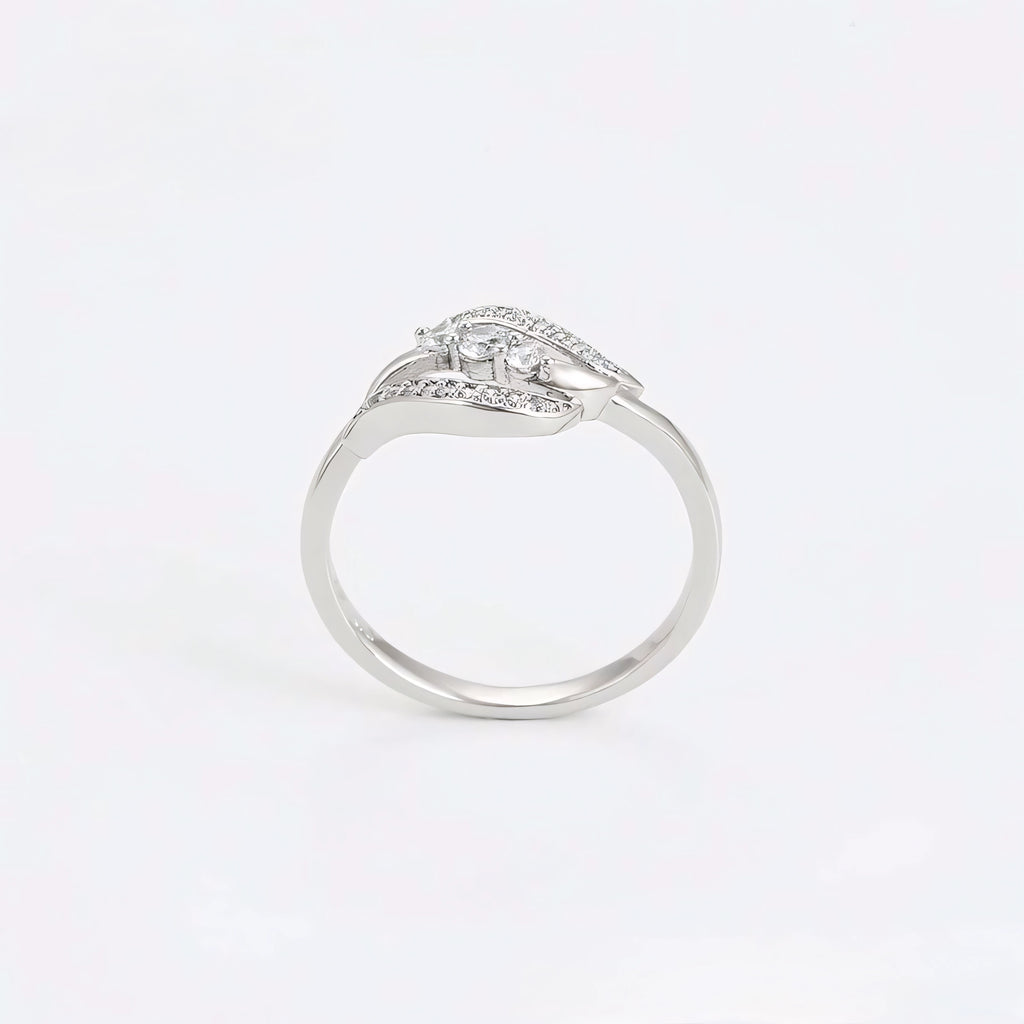 Set de Aretes y Anillo Chapado en Platino Elegante y Moderno