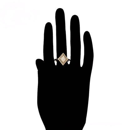 Set de Aretes y Anillo en Oro Laminado 18K Elegante