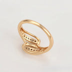 Set de Aretes y Anillo en Oro Laminado 18K Uso Diario